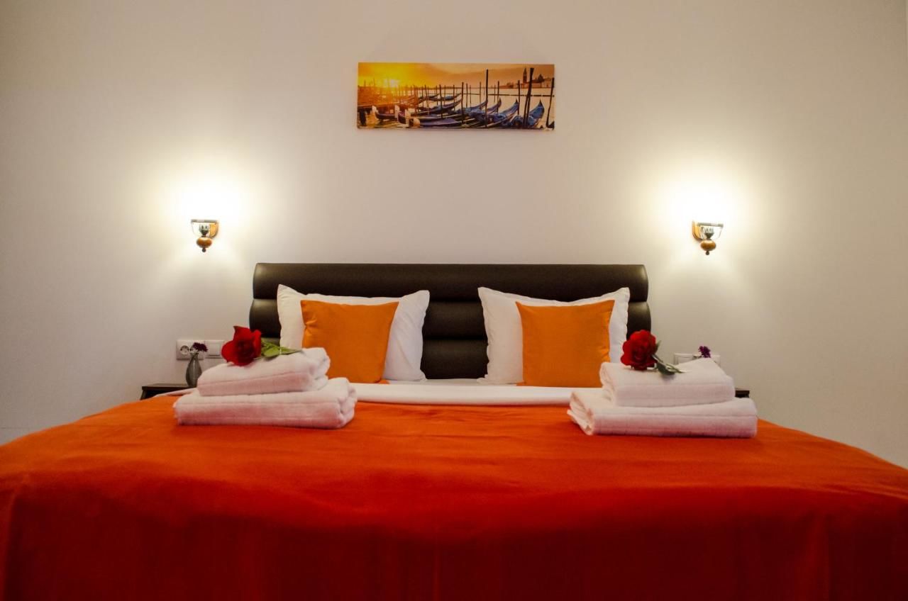 Гостевой дом City Lux Villa Бухарест-4