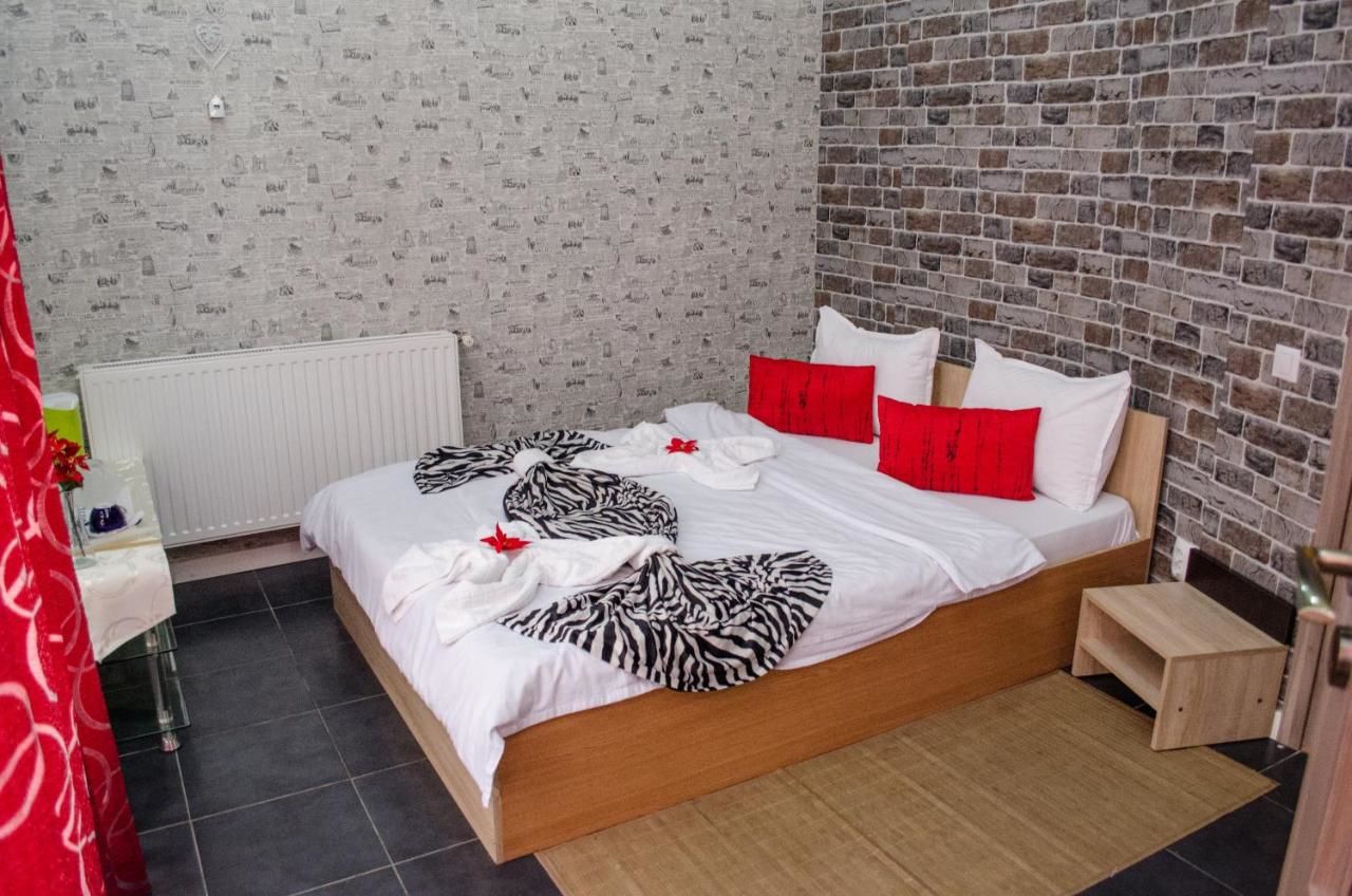 Гостевой дом City Lux Villa Бухарест-25